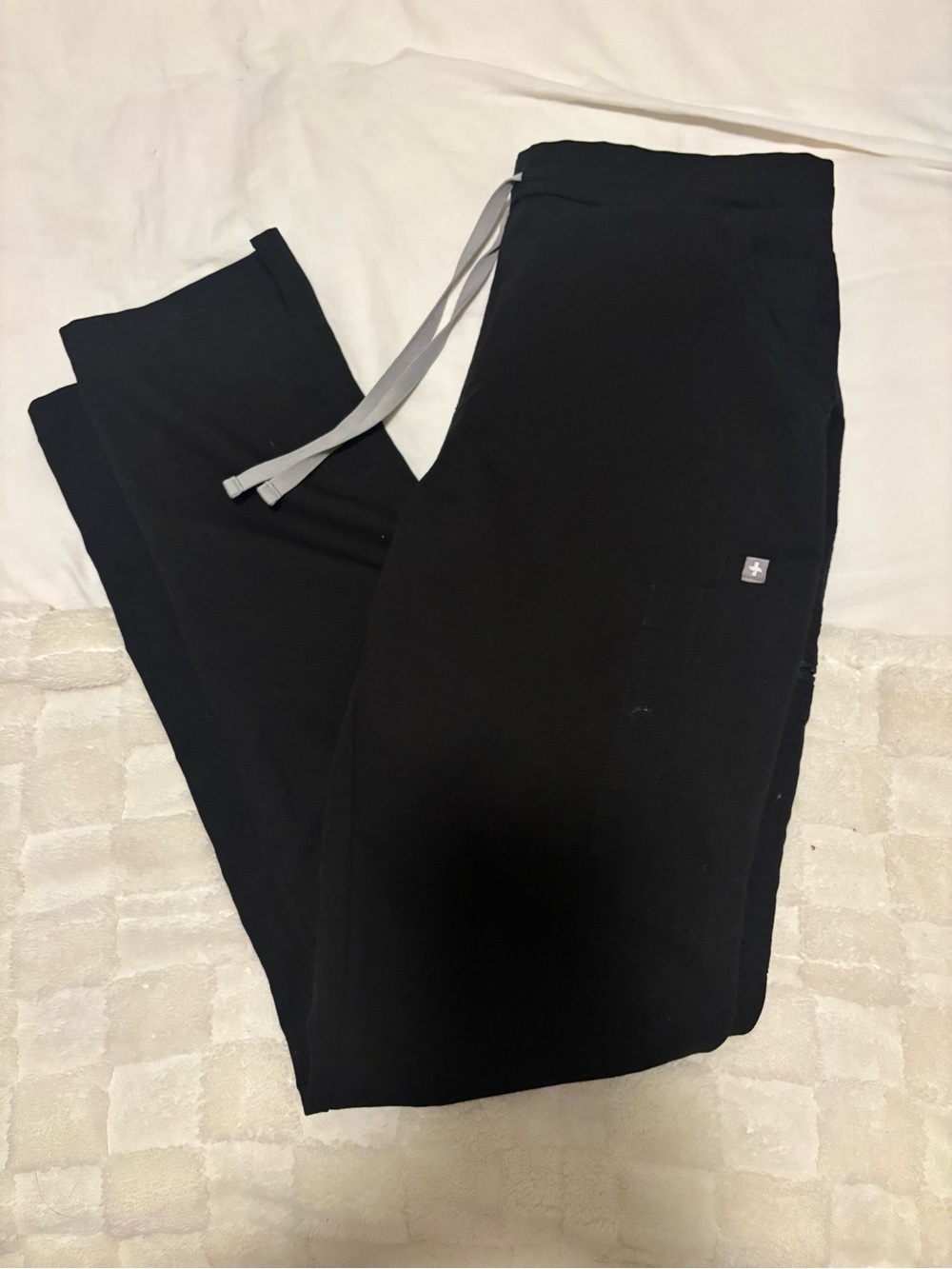 Figs Women's Black Straight-Leg Scrub Pants with Zip Pocket Detail